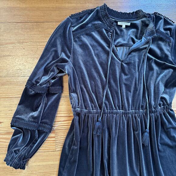 Kate and Sam dark gray velvet long sleeve tiered midi dress SIZE L - Picture 3 of 5